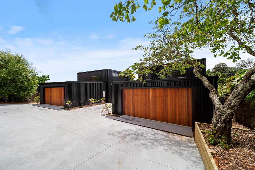 2/28A Bayly Road, Moturoa, New Plymouth - Carousel 1