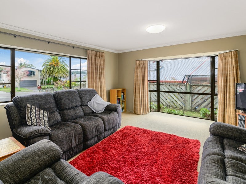 8 Thelma Place, Lynmore, Rotorua - Carousel 2
