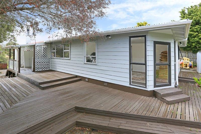 19 Sunnyside Road, Sunnyvale, Auckland - Carousel 2