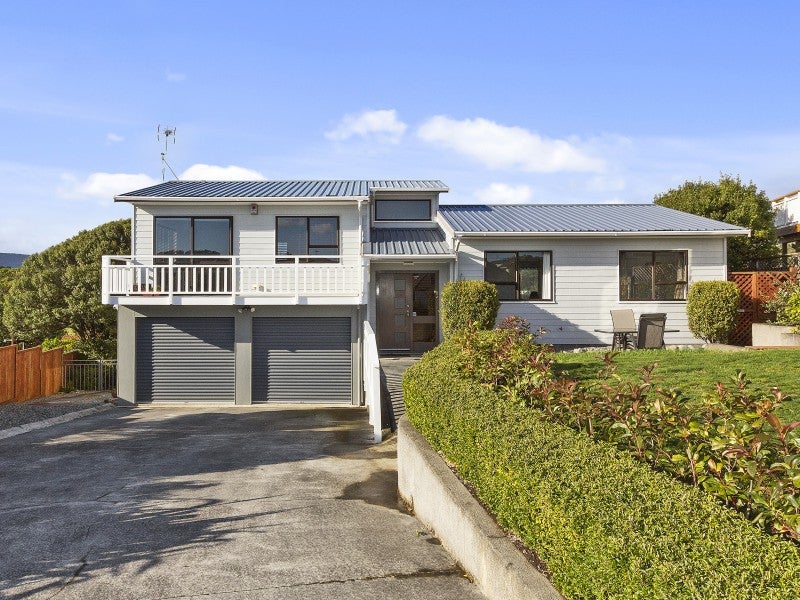 5 James Cook Drive, Whitby, Porirua - Carousel 1