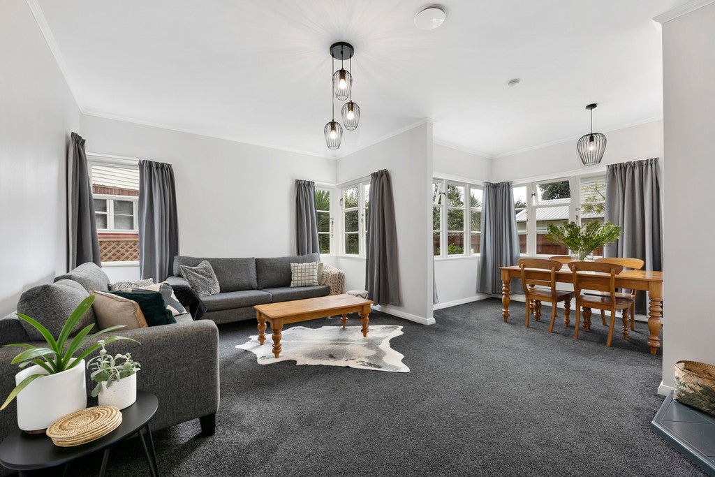 45 Thornycroft avenue, EPUNI, LOWER HUTT - Carousel 2