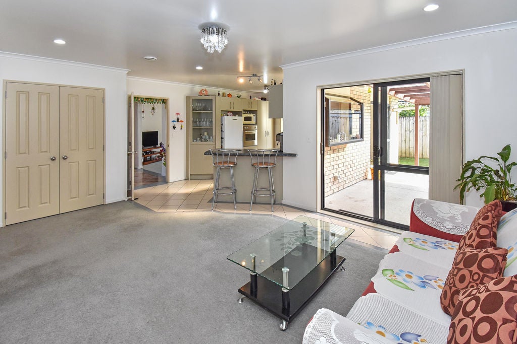 35 Takatu Place, Takanini, Auckland - Carousel 2