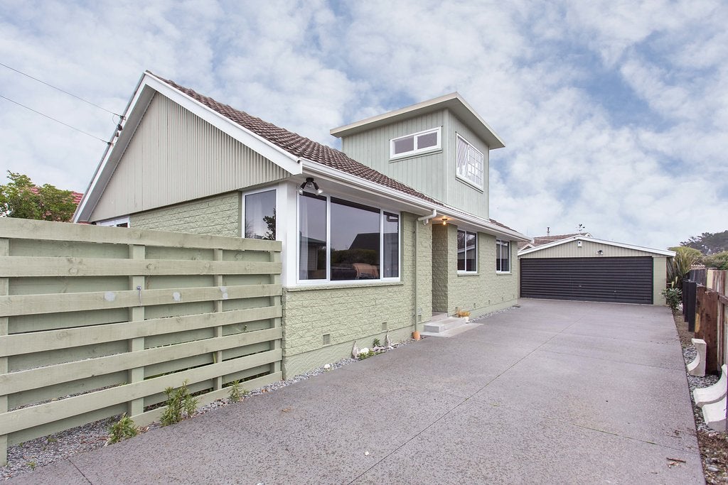 384 Pine Avenue, South New Brighton, Christchurch - Carousel 1