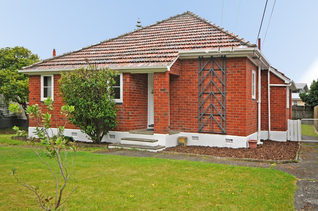 8 Godley Street, Waterloo, Lower Hutt - Carousel 1