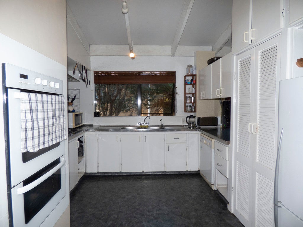 97 Poplar Grove, Whalers Gate, New Plymouth - Carousel 2