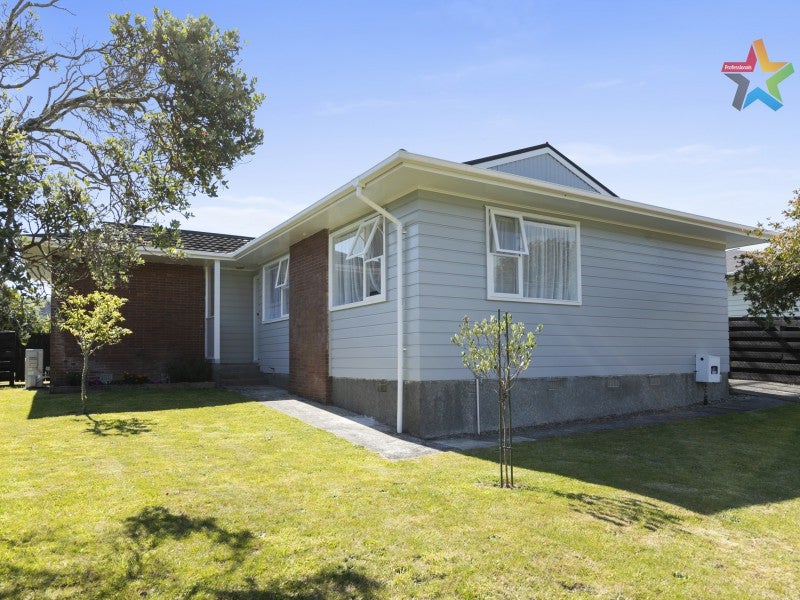 13 Otira Grove, Kelson, Lower Hutt - Carousel 1
