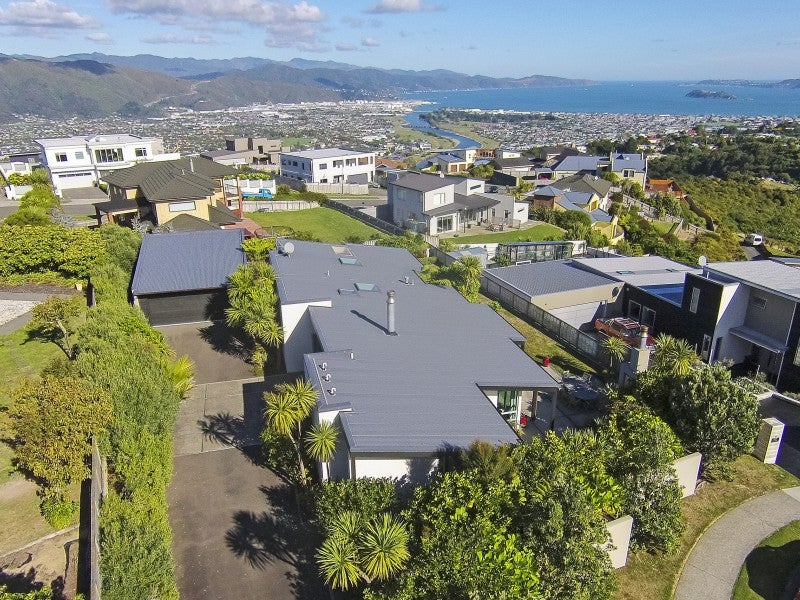 43 Arahiwi Grove, Tirohanga, Lower Hutt - Carousel 20