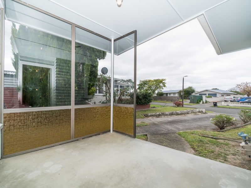 6 Ellesmere Crescent, Highbury, Palmerston North - Carousel 2