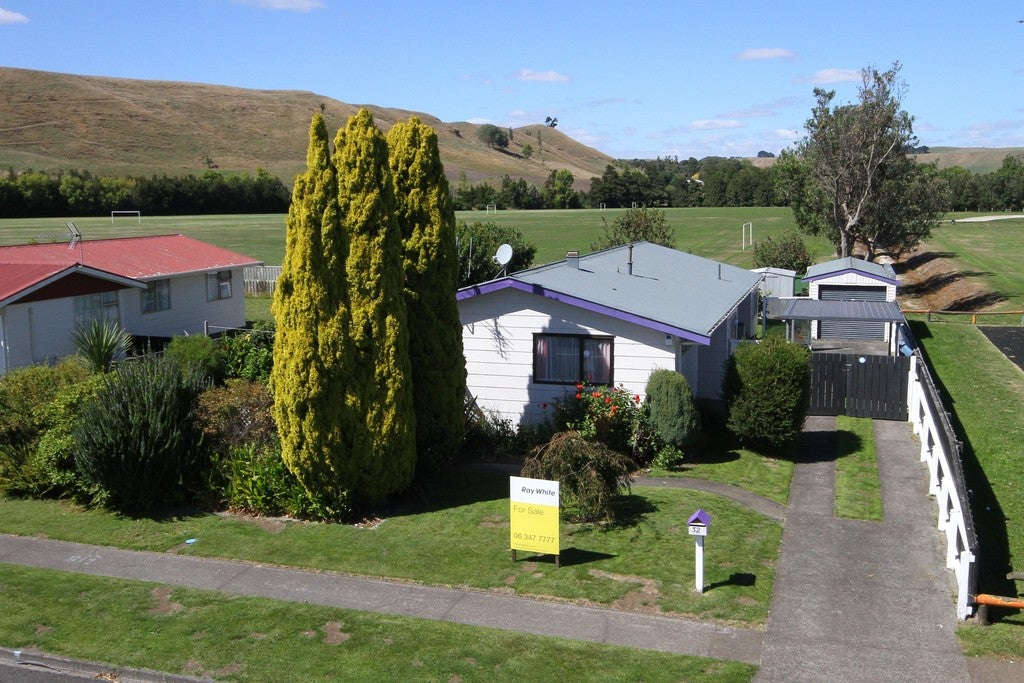32 Wembley Place, Whanganui East, Whanganui - Carousel 1