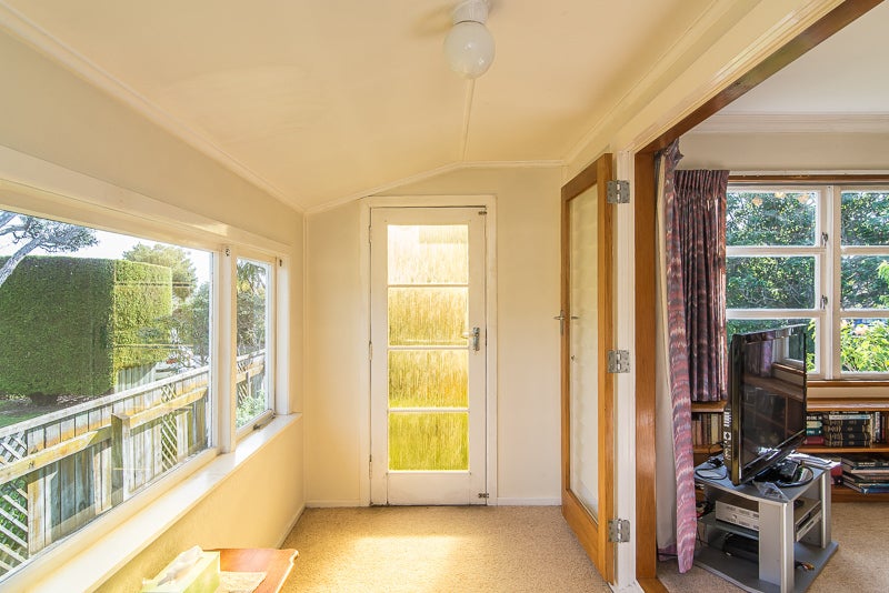 42 Rimu Street, Waikanae - Carousel 23