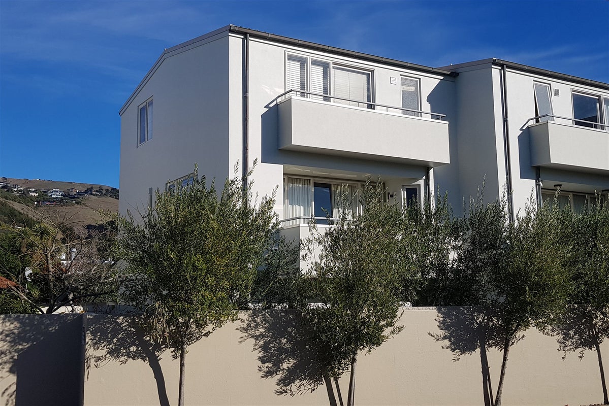 4/6 Burgess Street, Sumner, Christchurch - Carousel 1
