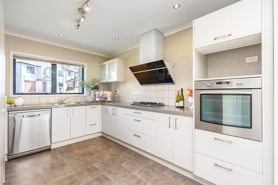 5 Sonoma Crescent, Oteha, Auckland - Carousel 2
