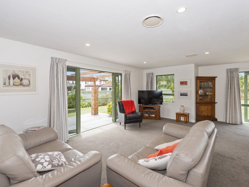 6 Sanctuary Gardens, Shirley, Christchurch - Carousel 2