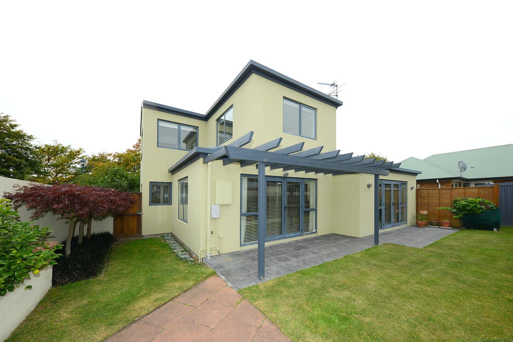 8 Chesterfield Mews, Russley, Christchurch - Carousel 2