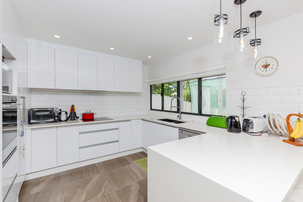 1/14 Hugh Green Drive, Pinehill, Auckland - Carousel 1