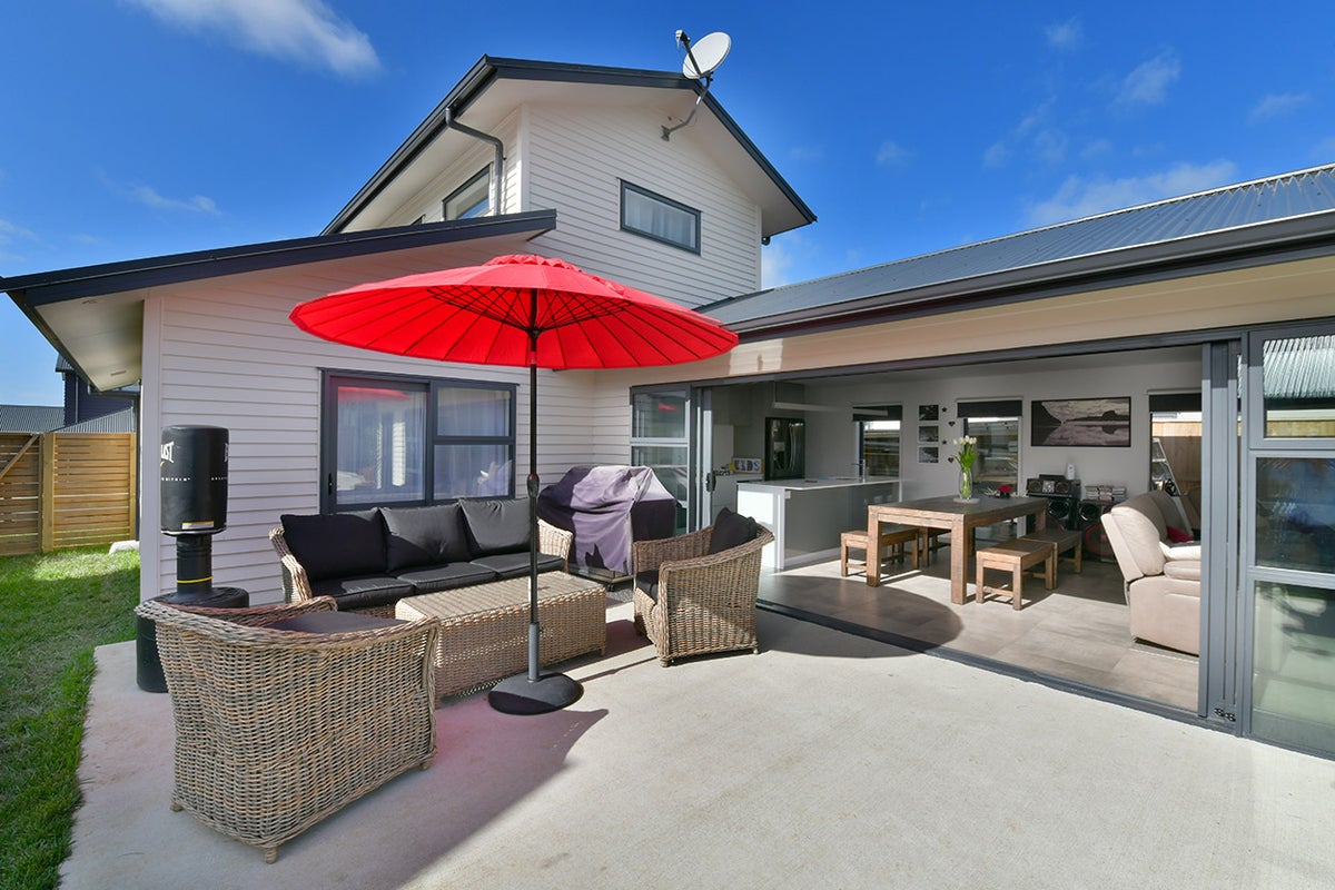 6 Liquidamber Lane, KAUKAPAKAPA, HELENSVILLE - Carousel 1