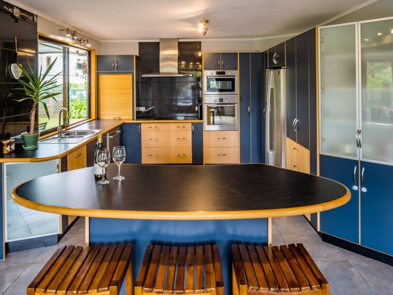 31 Observatory Close, Whitby, Porirua - Carousel 2