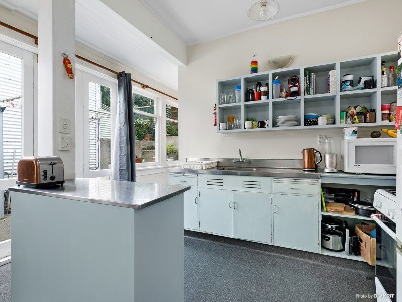 223 Tinakori Road, Thorndon, Wellington - Carousel 2