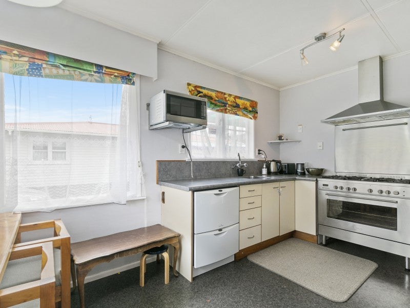 10 Hamstead Street, Wainuiomata, Lower Hutt - Carousel 2