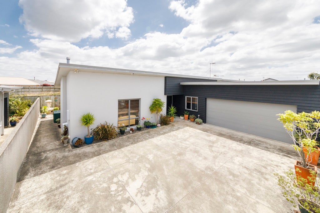 23A Rosalie Terrace, Kelvin Grove, Palmerston North - Carousel 1