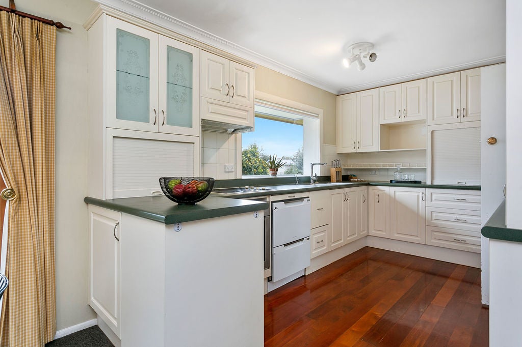 34 Byron Street, Leamington, Cambridge - Carousel 2
