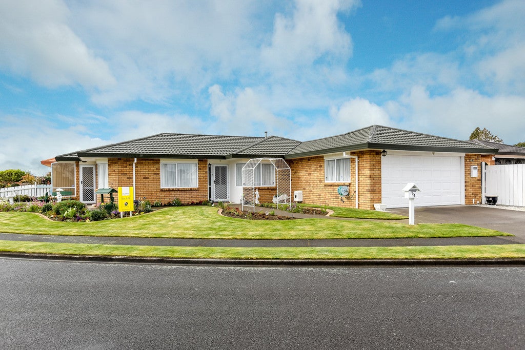 2/9 Waiwera Place, Merrilands, New Plymouth - Carousel 26