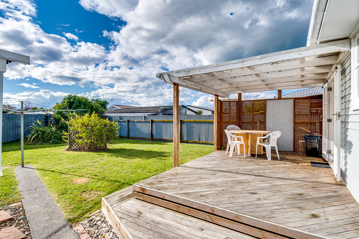 5 Plowman Crescent, Onekawa, Napier - Carousel 1