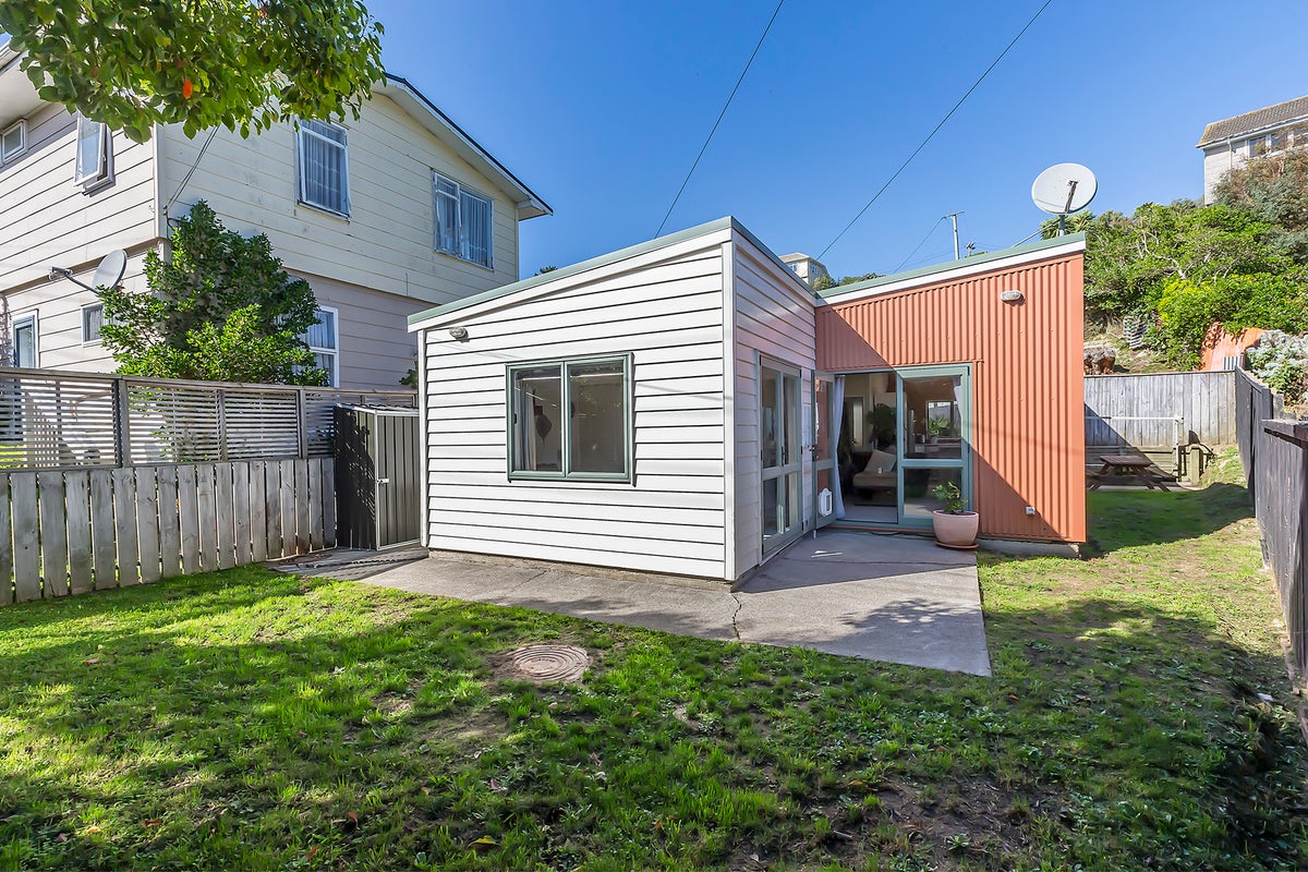 25A Downes Street, Titahi Bay, Porirua - Carousel 1