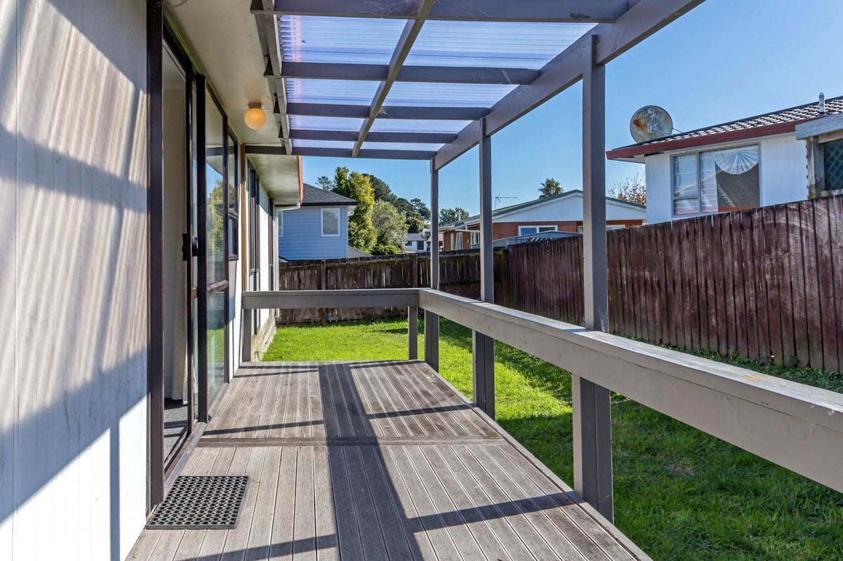 2/29 Devonshire Road, Unsworth Heights, Auckland - Carousel 2