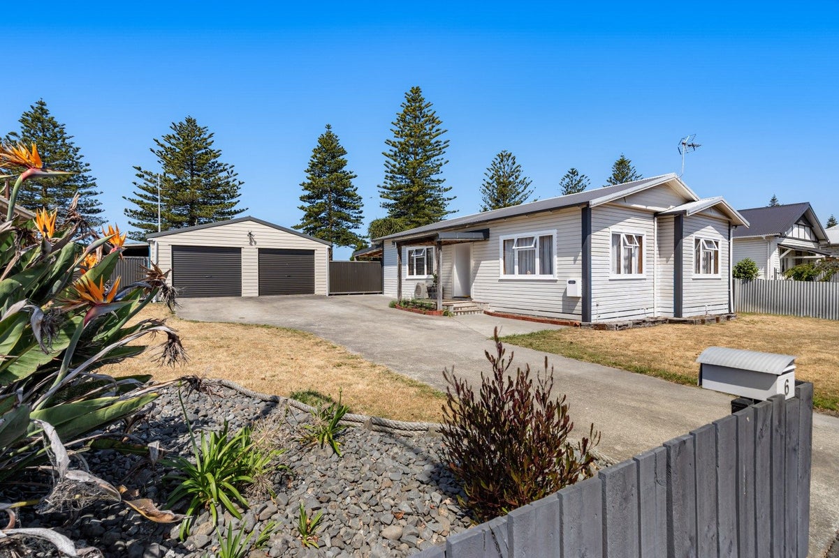 6 Te Awa Avenue, Te Awa, Napier - Carousel 1