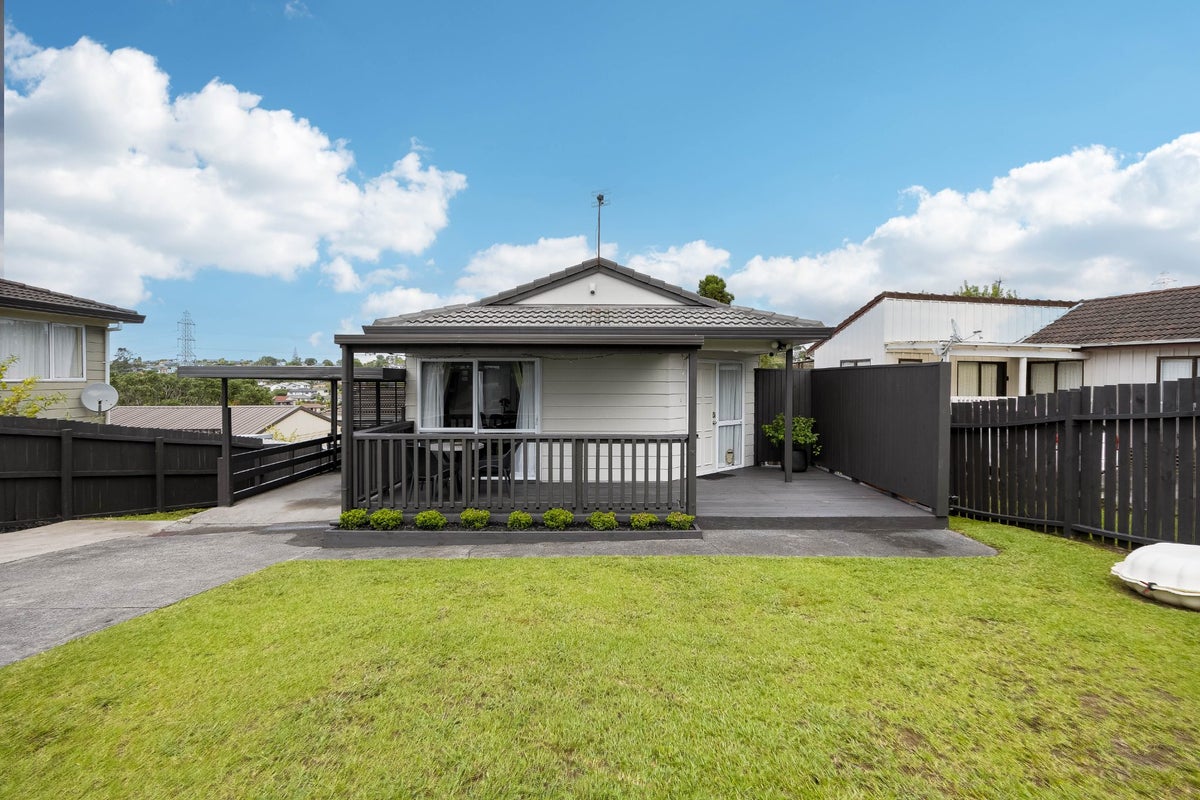 55 Triangle Road, Massey, Auckland - Carousel 1