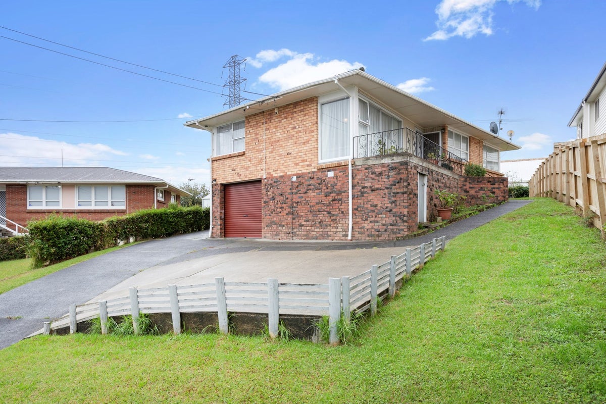 96 Mary Dreaver Street, New Windsor, Auckland - Carousel 1