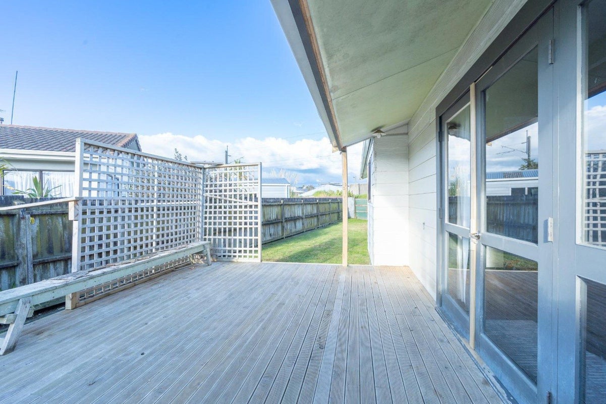 56 Geraldine Crescent, Cloverlea, Palmerston North - Carousel 2