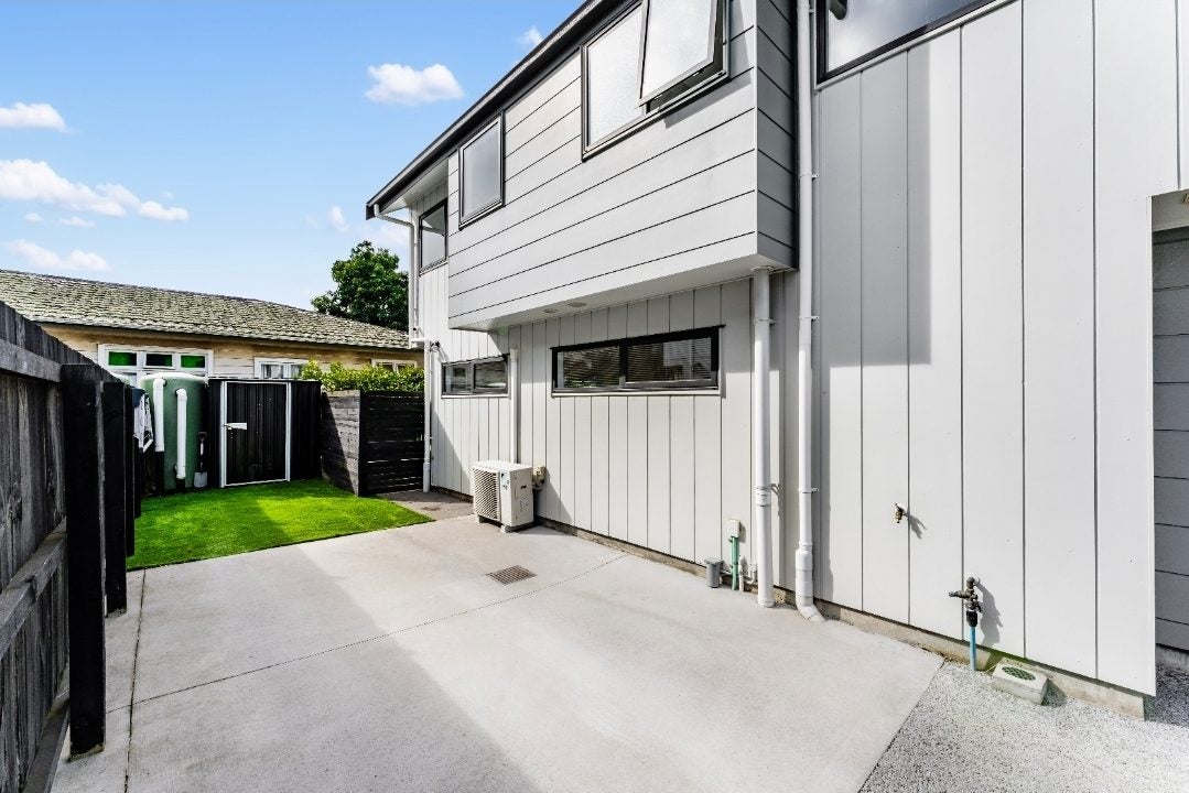 40B Waddell Avenue, Point England, Auckland - Carousel 2