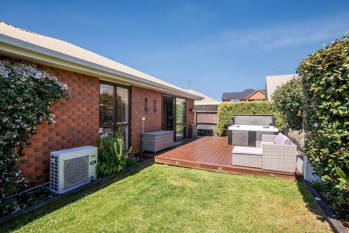 2/14 Wharenui Road, Upper Riccarton, Christchurch - Carousel 1