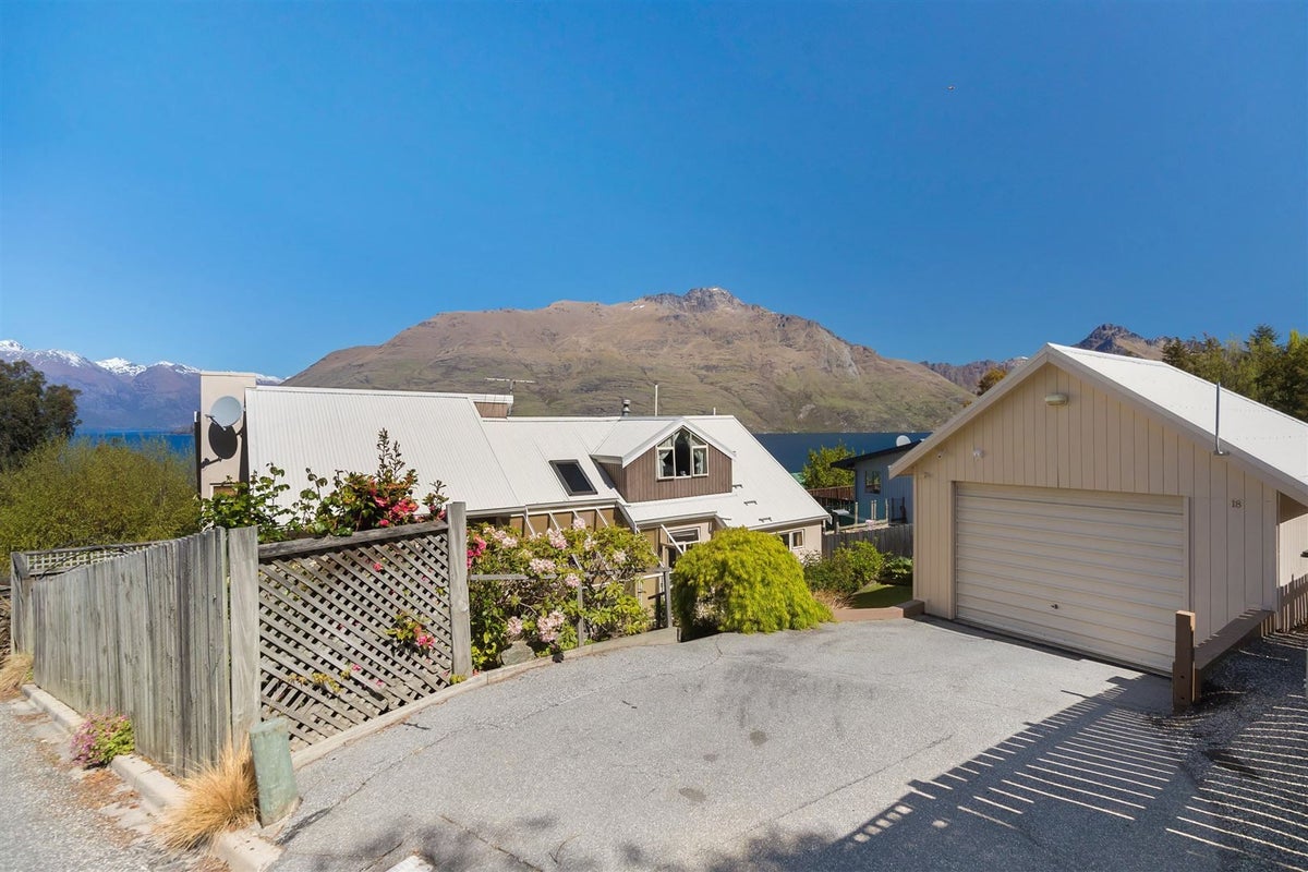 18 Evergreen Place, Sunshine Bay, Queenstown - Carousel 2