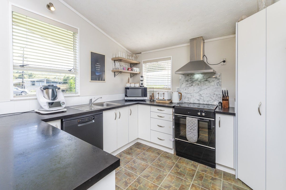 20 Ward Street, Aramoho, Whanganui - Carousel 2