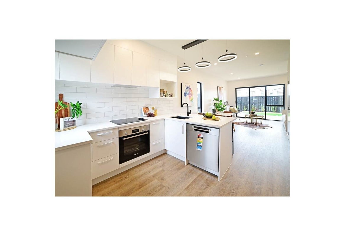 17 Kiato Lane, Flat Bush, Auckland - Carousel 2