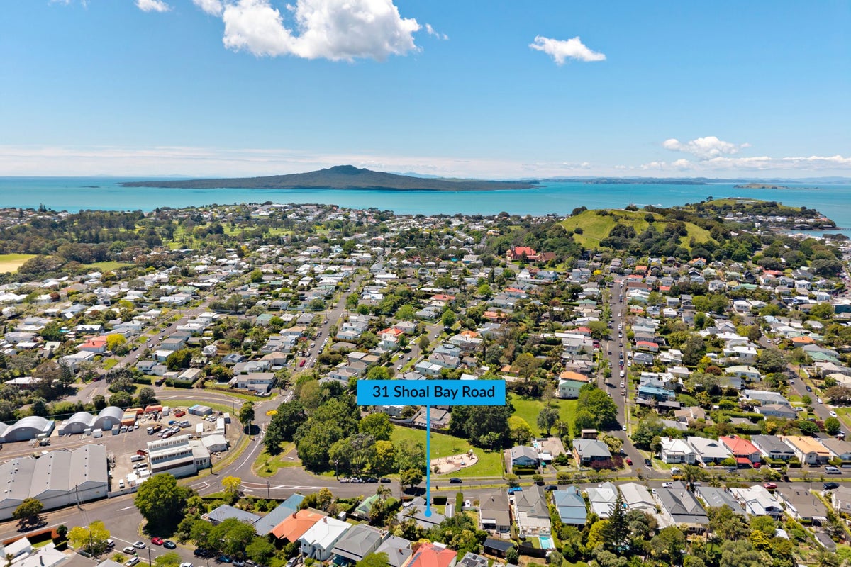 31 Shoal Bay Road, Devonport, Auckland - Carousel 31