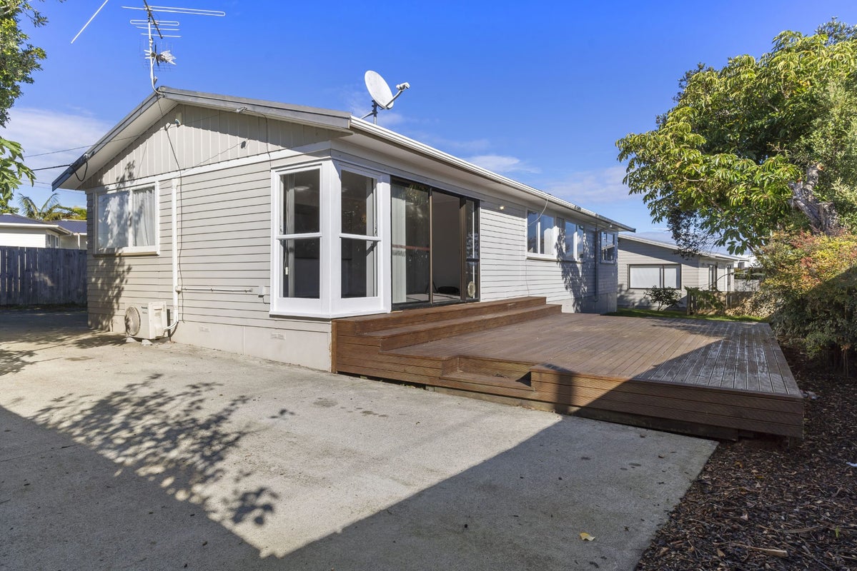 30A Tramway Road, Beach Haven, Auckland - Carousel 1