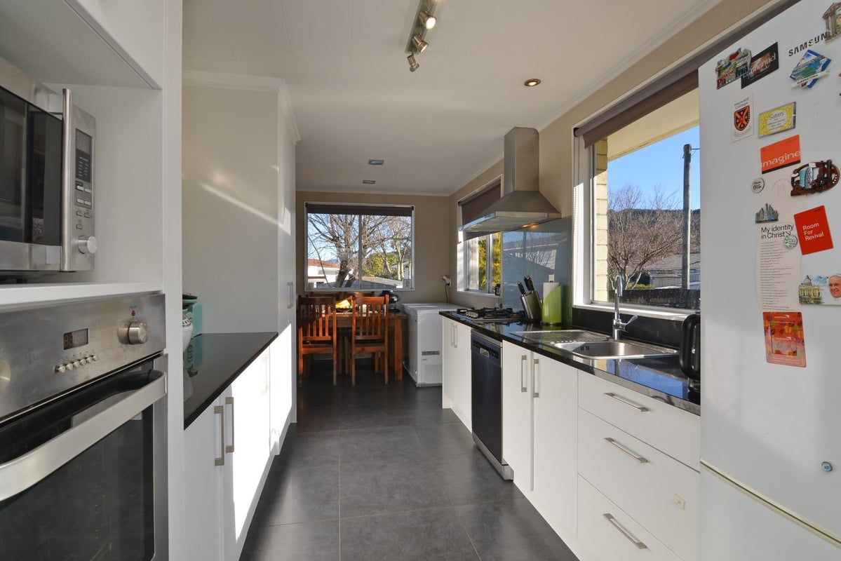 1313 Fergusson Drive, Brown Owl, Upper Hutt - Carousel 1