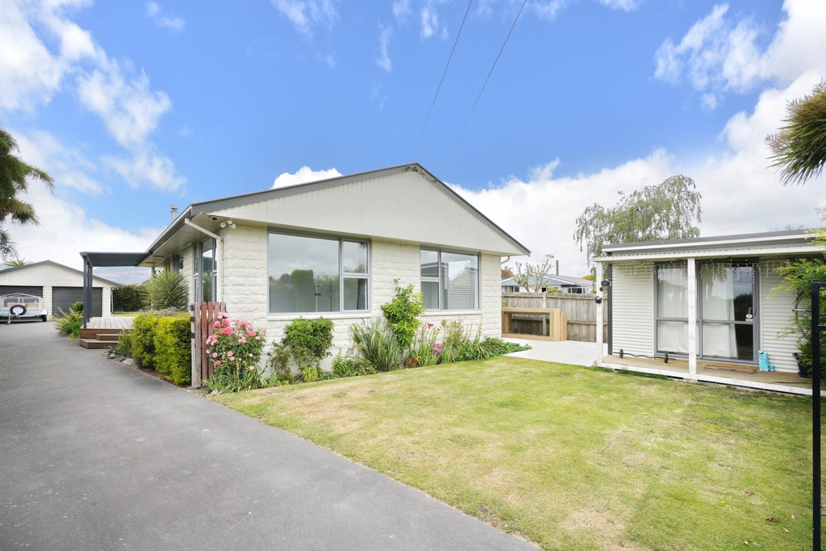 8 Hindess Street, Halswell, Christchurch - Carousel 1