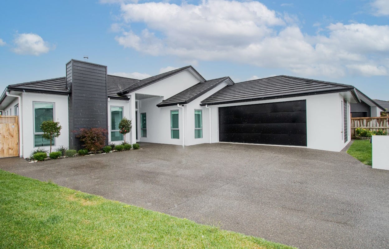 9 Santiago Place, Flagstaff, Hamilton - Carousel 1