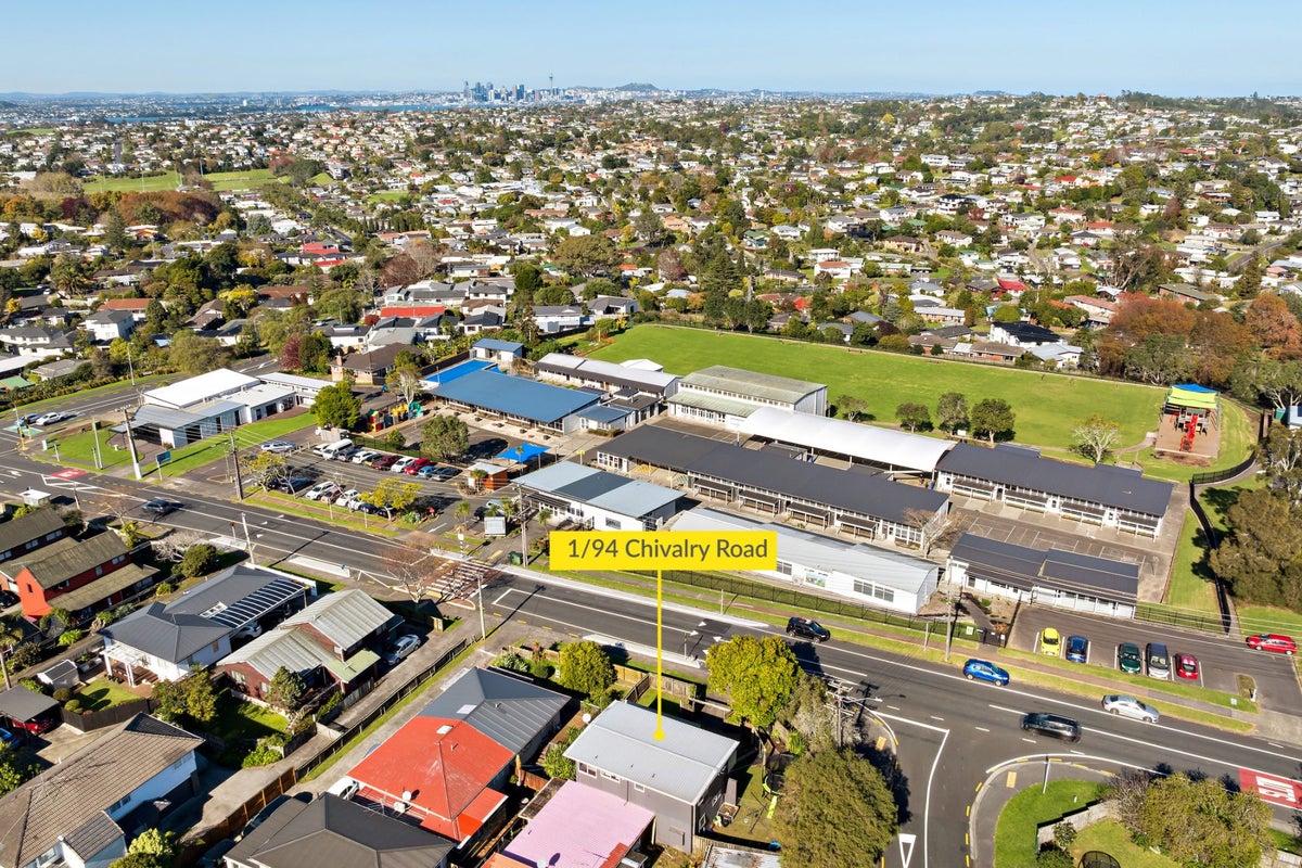 1/94 Chivalry Road, Glenfield, Auckland - Carousel 22