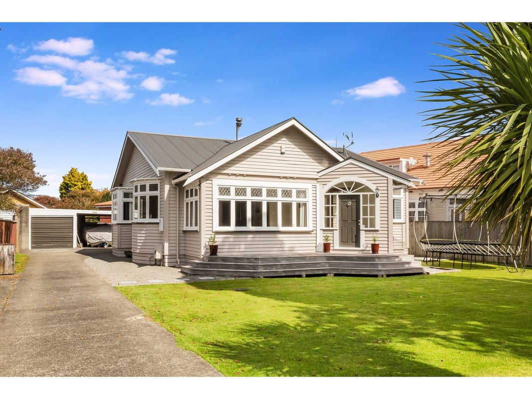 2 Puriri Street, Woburn, Lower Hutt - Carousel 1
