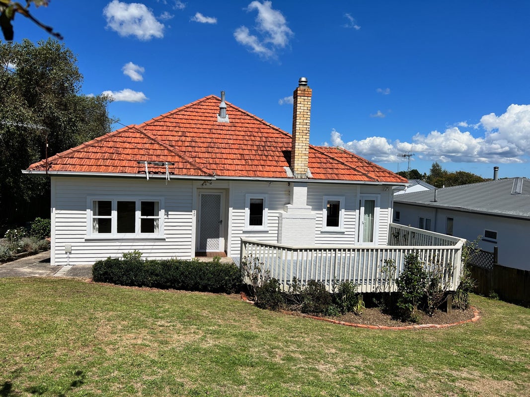 29 Hinau Street, Maeroa, Hamilton - Carousel 1