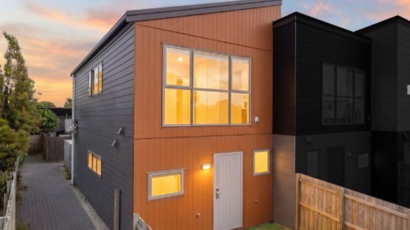 1/4 Ranier Street, Ellerslie, Auckland - Carousel 1