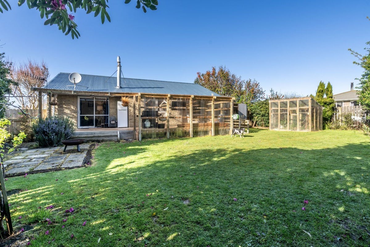 23 Ottrey Street, Clifton, Invercargill - Carousel 1