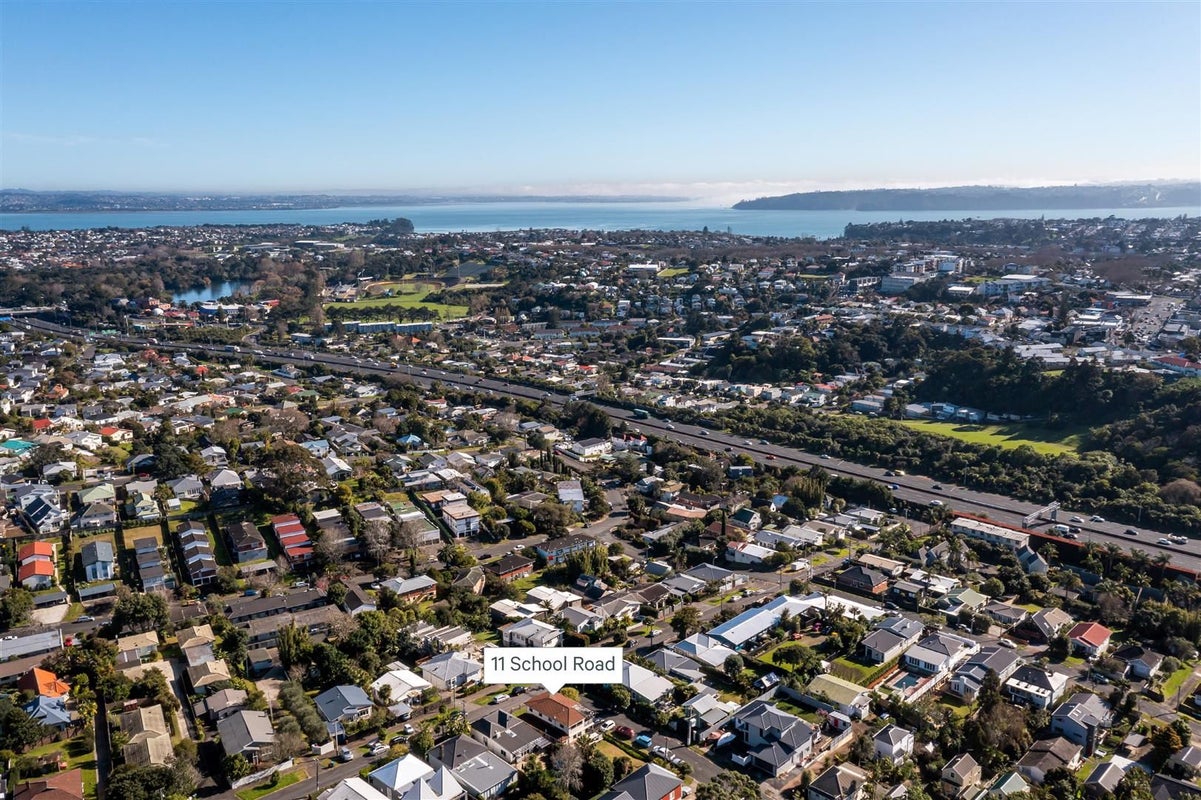 11 School Road, Morningside, Auckland - Carousel 25