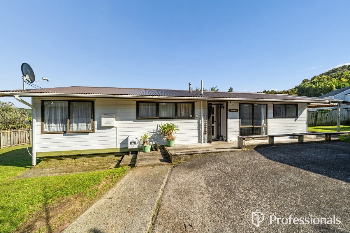 41 Antrim Crescent, Wainuiomata, Lower Hutt - Carousel 1